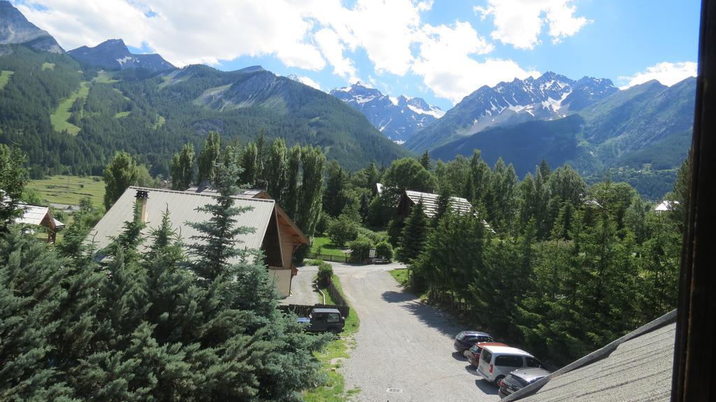 Auberge De Violaine Le Monetier-les-Bains Exterior photo