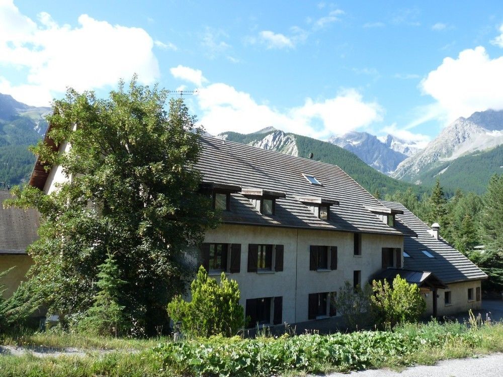 Auberge De Violaine Le Monetier-les-Bains Exterior photo