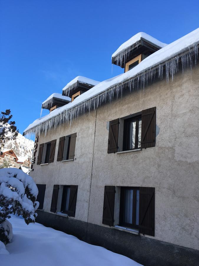 Auberge De Violaine Le Monetier-les-Bains Exterior photo